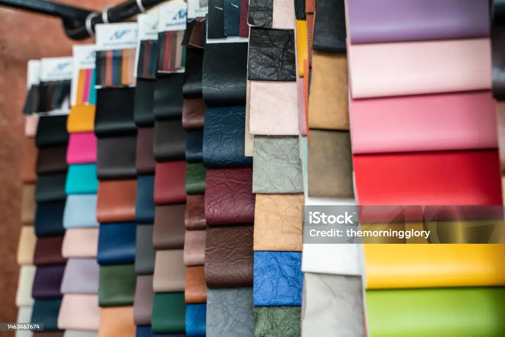 منتجات جلدية متنوعة